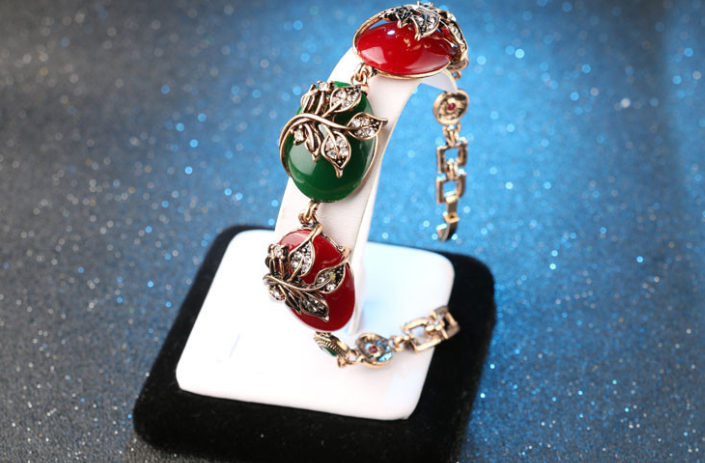 Charmingly Vintage Boho Bracelets": Add a Touch of Bohemian Charm to Your Look